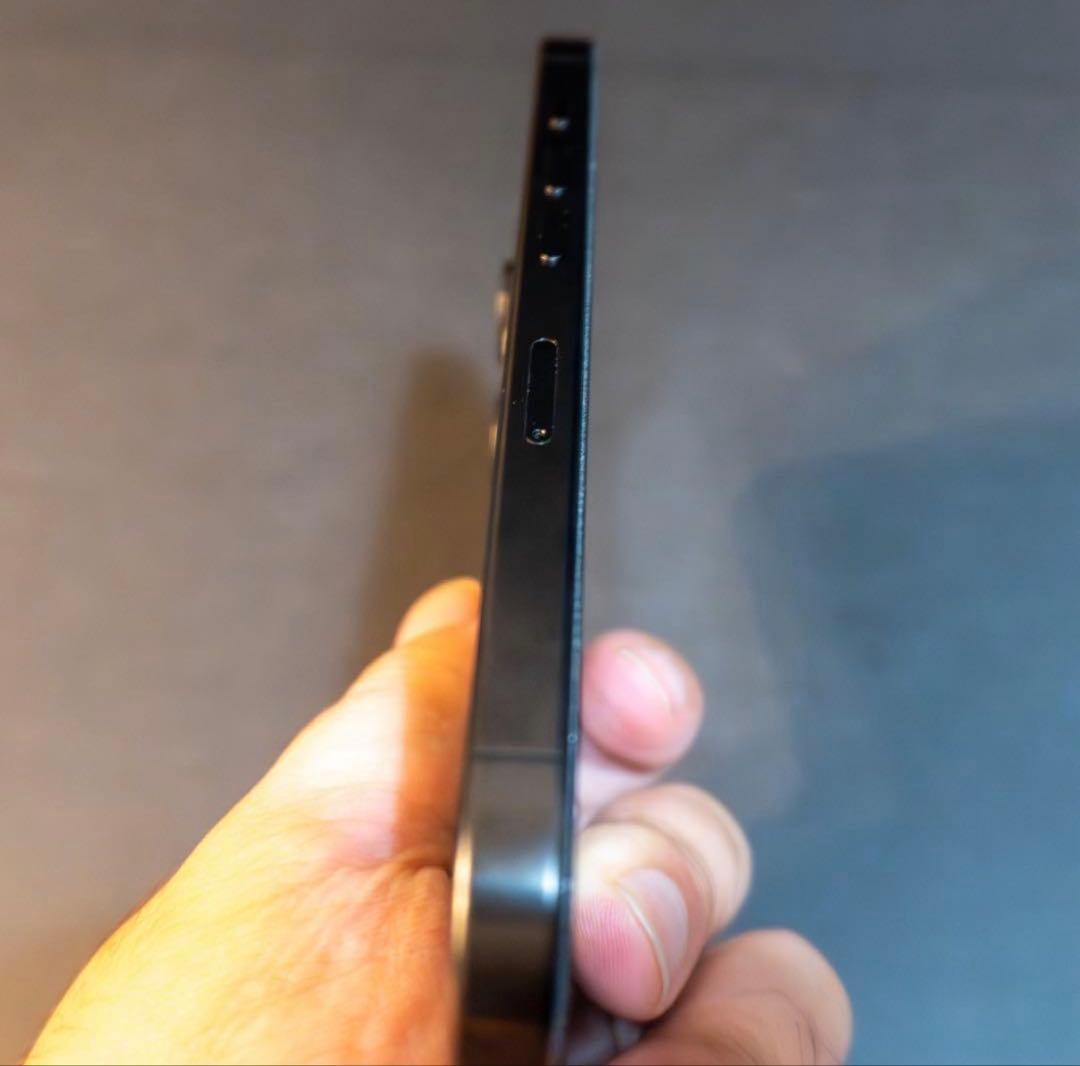 【美品】iPhone 15Pro 256GB SiMフリー　ブラックチタニウム