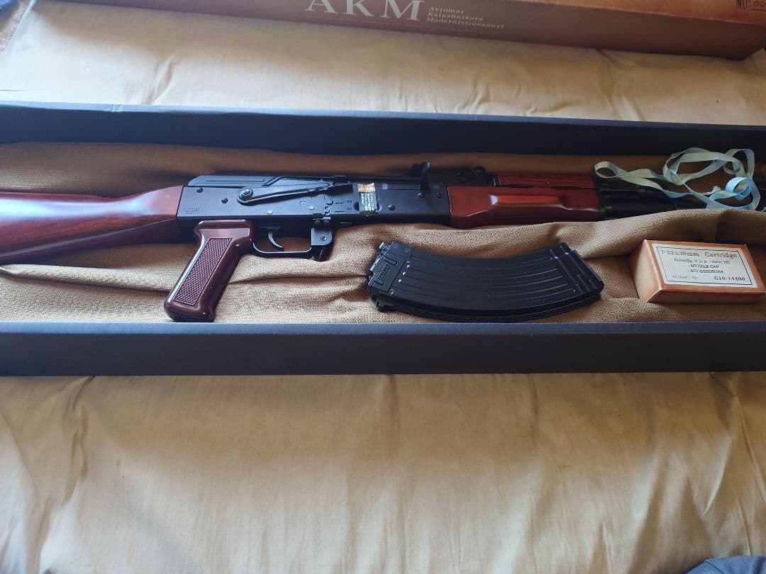東京マルイ製AKM ガスガン　実物スリング付き