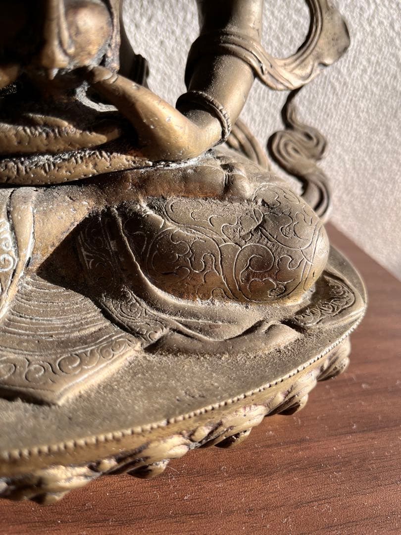 希少ネパール仏像白多羅菩薩ターラ菩薩 銅真鍮骨董品阿弥陀如来像 チベット 金銅像