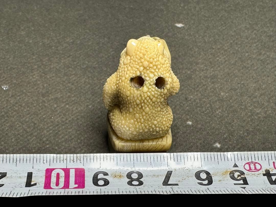 極上　根付　天然素材　アンティーク　和彫　置物　骨董　飾り物　古美術品　 置物