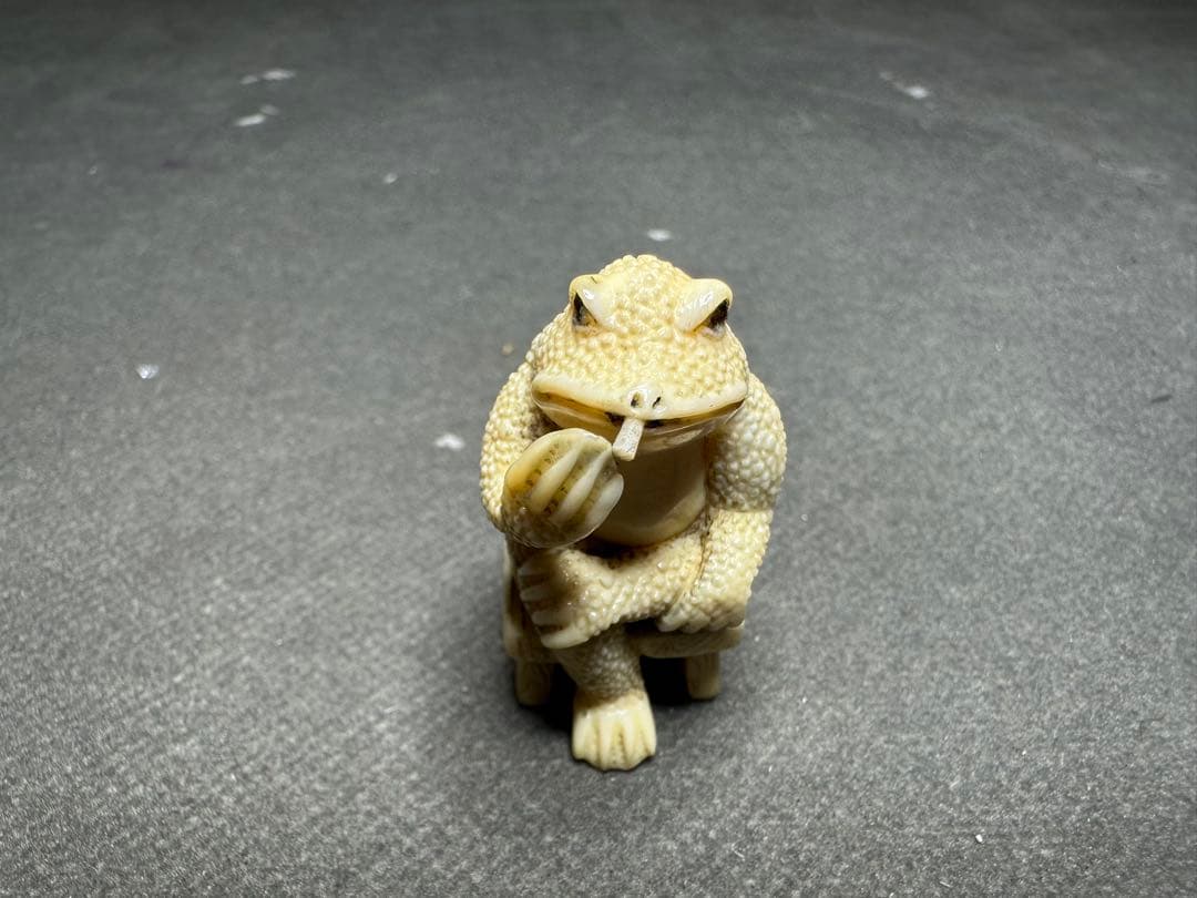 極上　根付　天然素材　アンティーク　和彫　置物　骨董　飾り物　古美術品　 置物