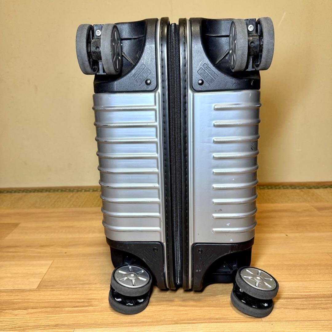 RIMOWA リモワ SALSA　63L 4輪　シルバー　キャリーケース　TSA