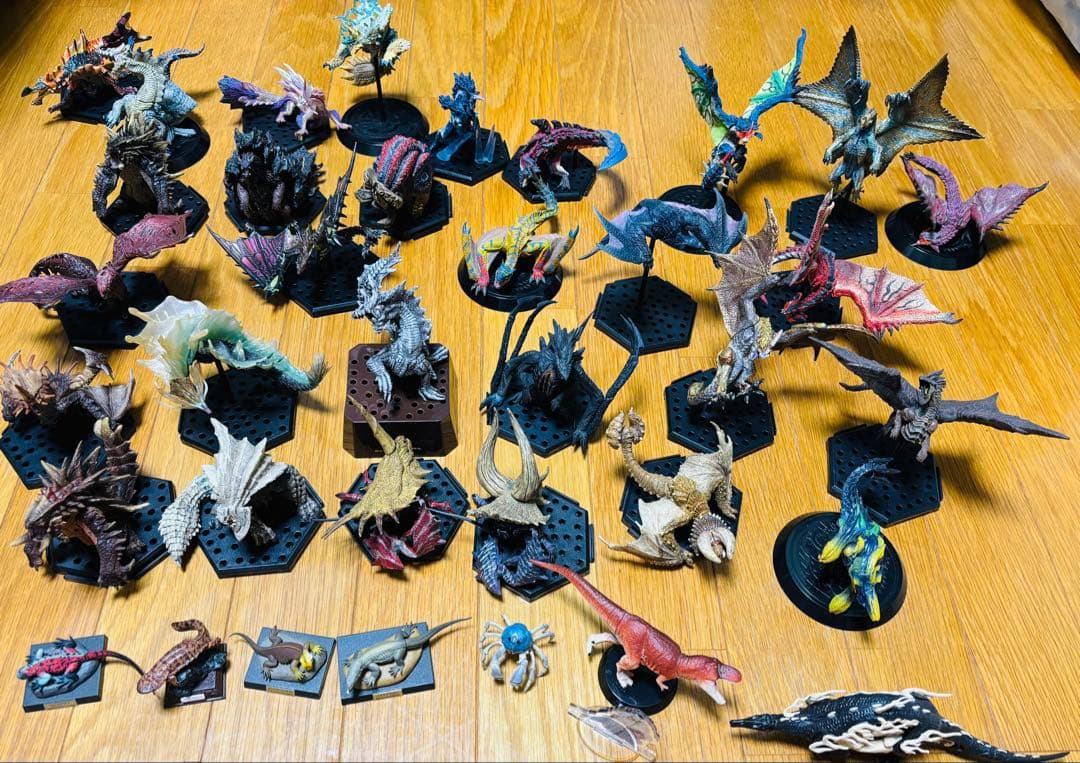 モンスターハンター　フィギュア　37点 まとめ売り　モンハン　恐竜　カプセルトイ