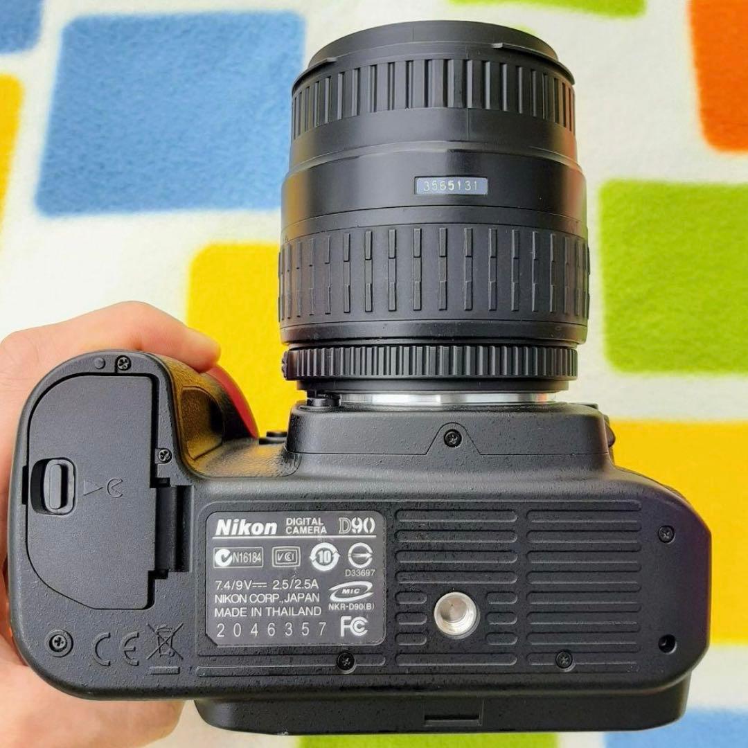 Nikon D90 デジタル一眼レフカメラ