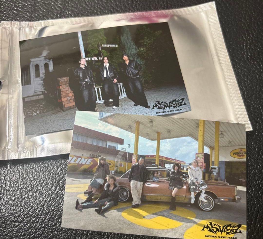 ファーグラフィックZIPパーカー　ステッカー付き　ma55ive wego