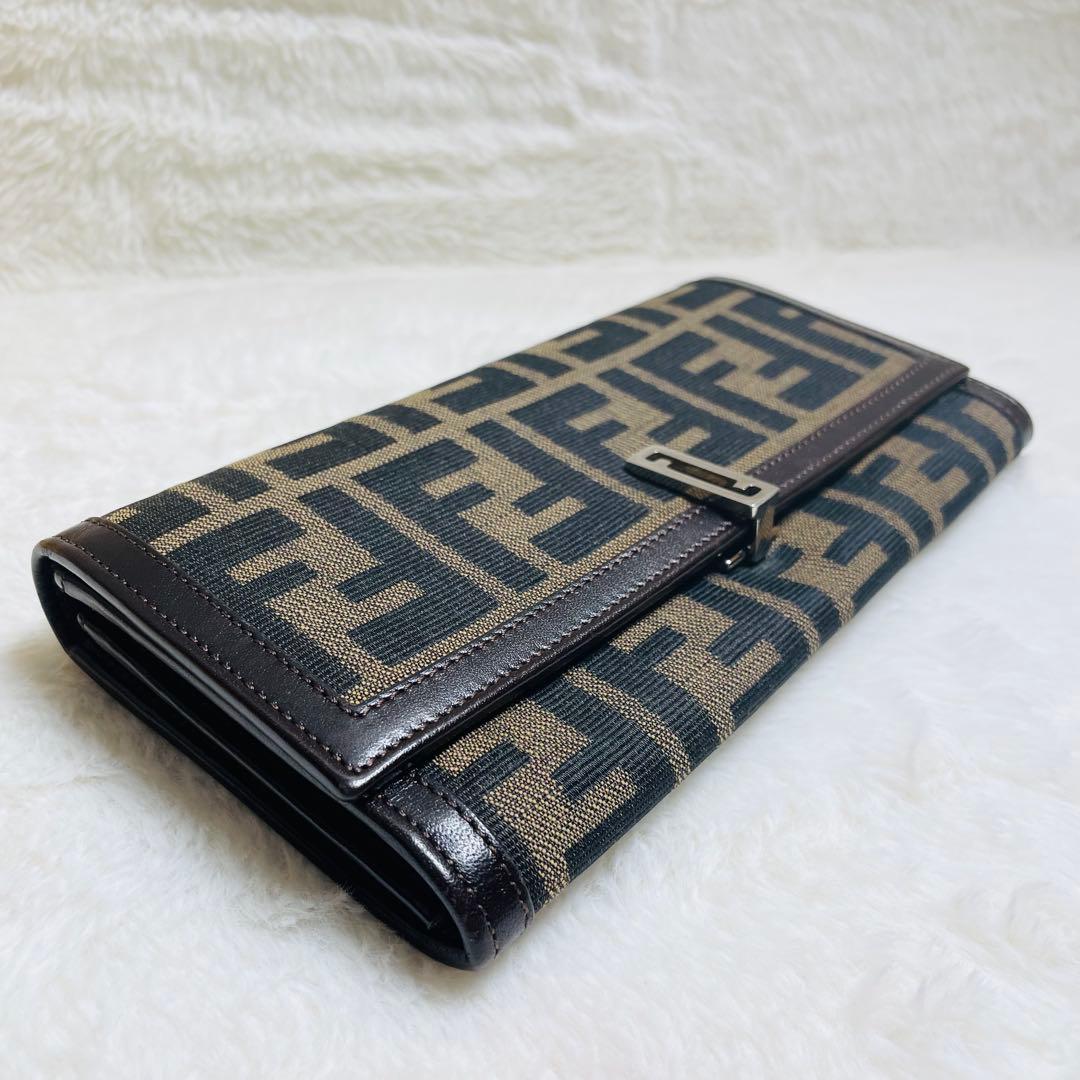 未使用級正規品FENDI フェンディ　ズッカ柄　ロングウォレット長財布　茶