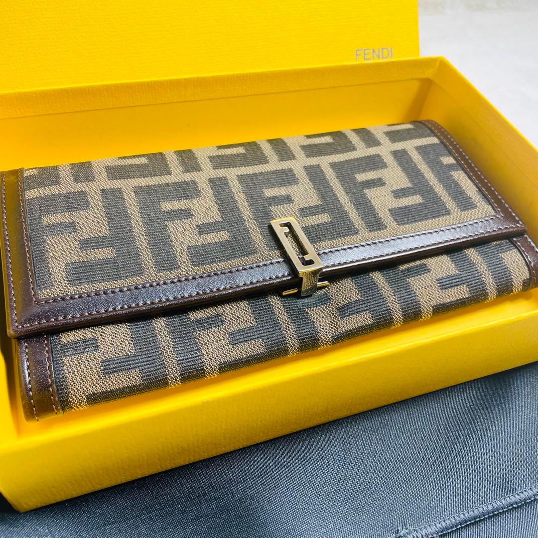 未使用級正規品FENDI フェンディ　ズッカ柄　ロングウォレット長財布　茶