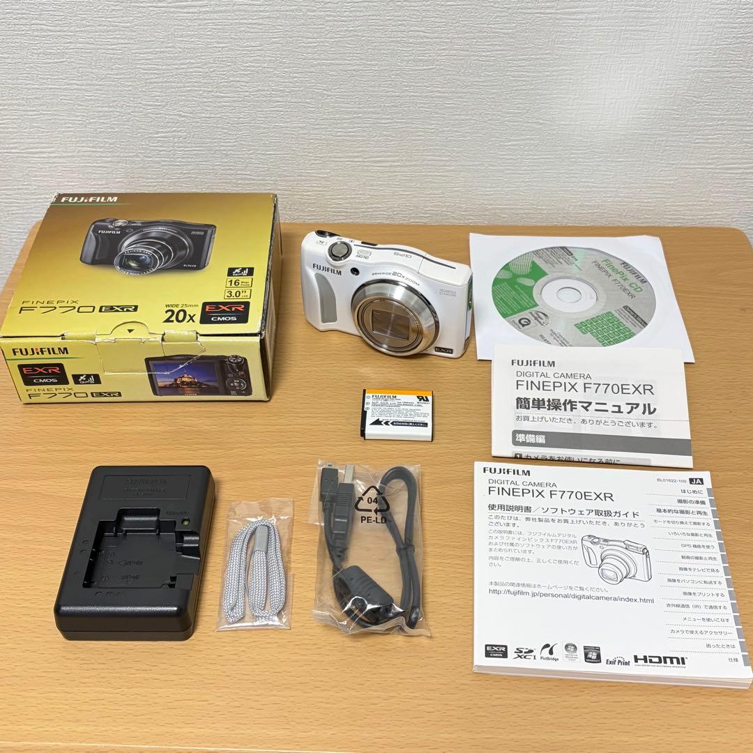 FUJIFILM FINEPIX F770EXR デジタルカメラ ホワイト