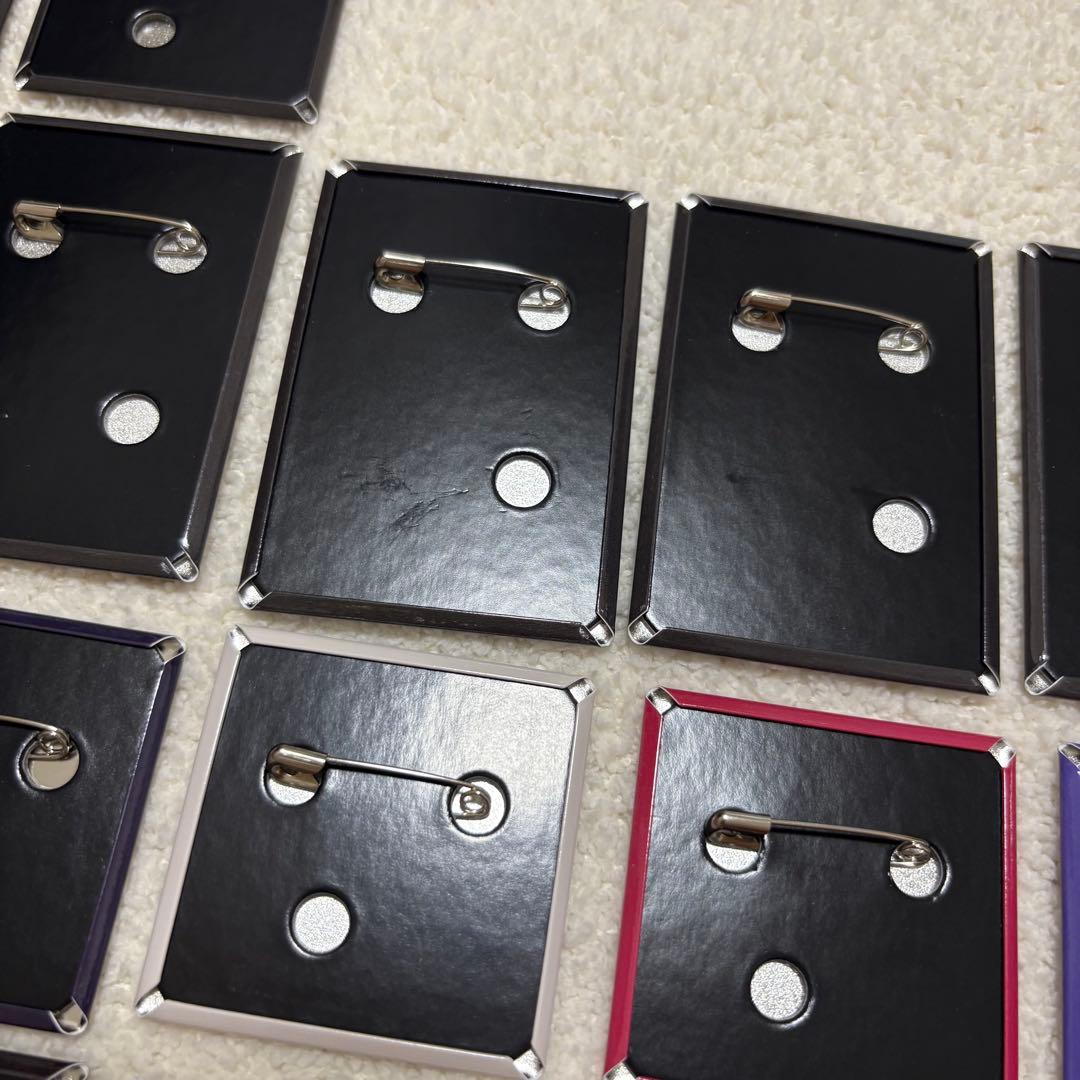 Ado モナ・リザの横顔グッズ こう見るとアタシも大きくなったもんねぇ〜缶バッジ