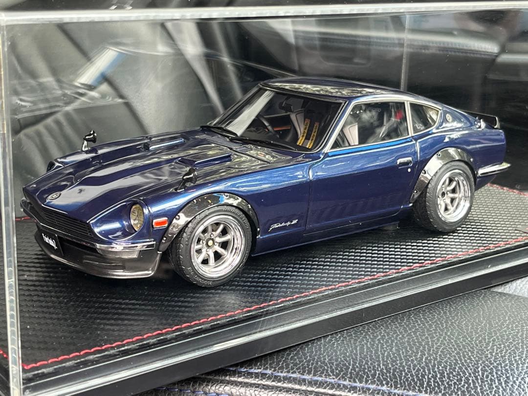 イグニッションモデル IG0767 1/18 フェアレディZ S30 ブルー