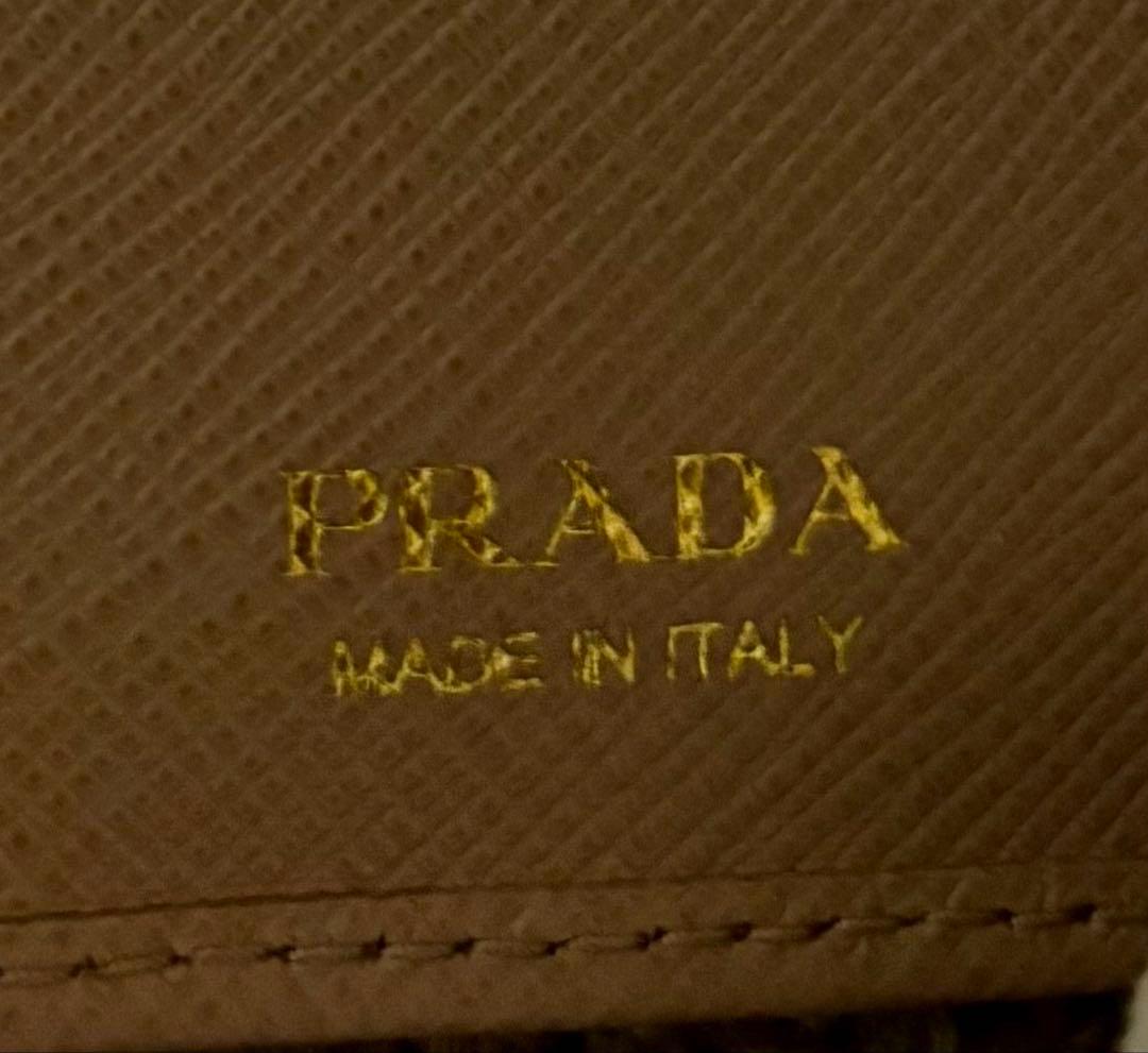 [美品]PRADA サフィアーノメタル 二つ折り財布 1ML225