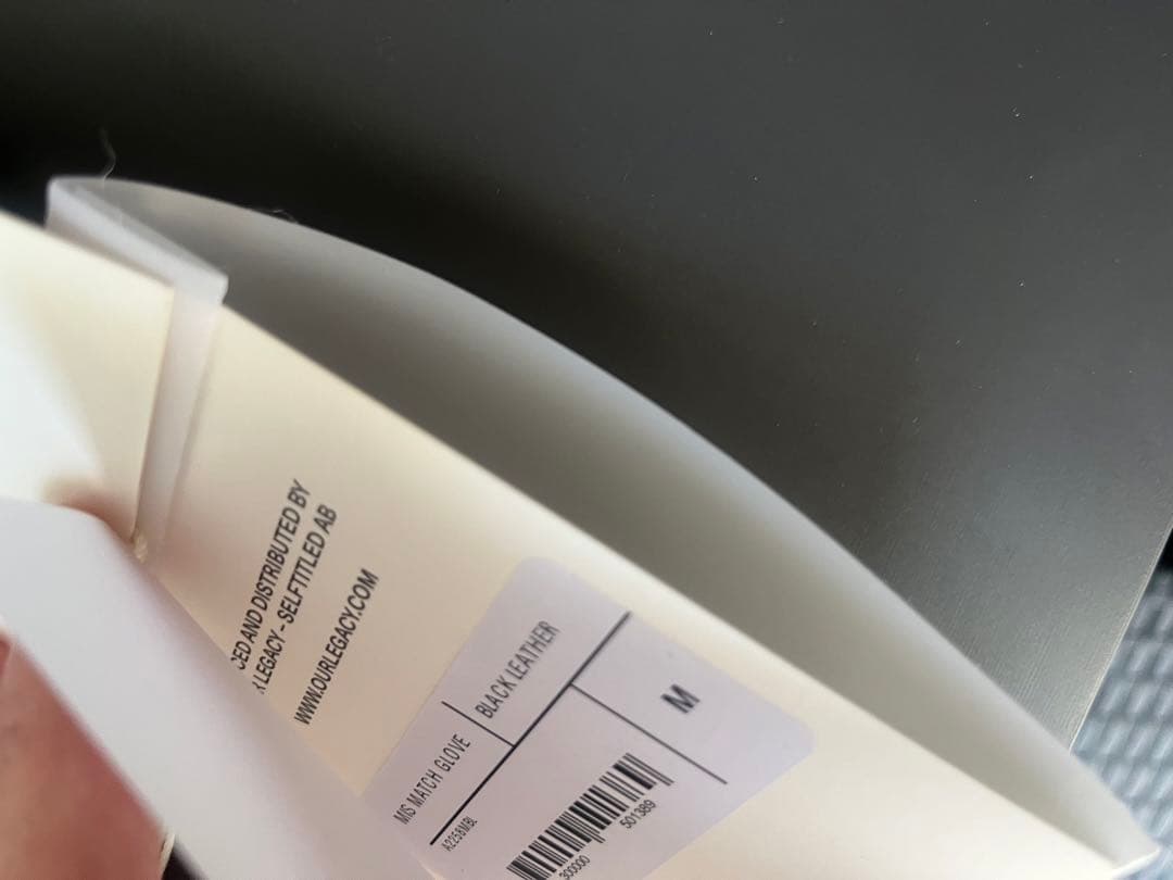 小物 OUR LEGACY MIS MATCH GLOVE BLACK LEATHER