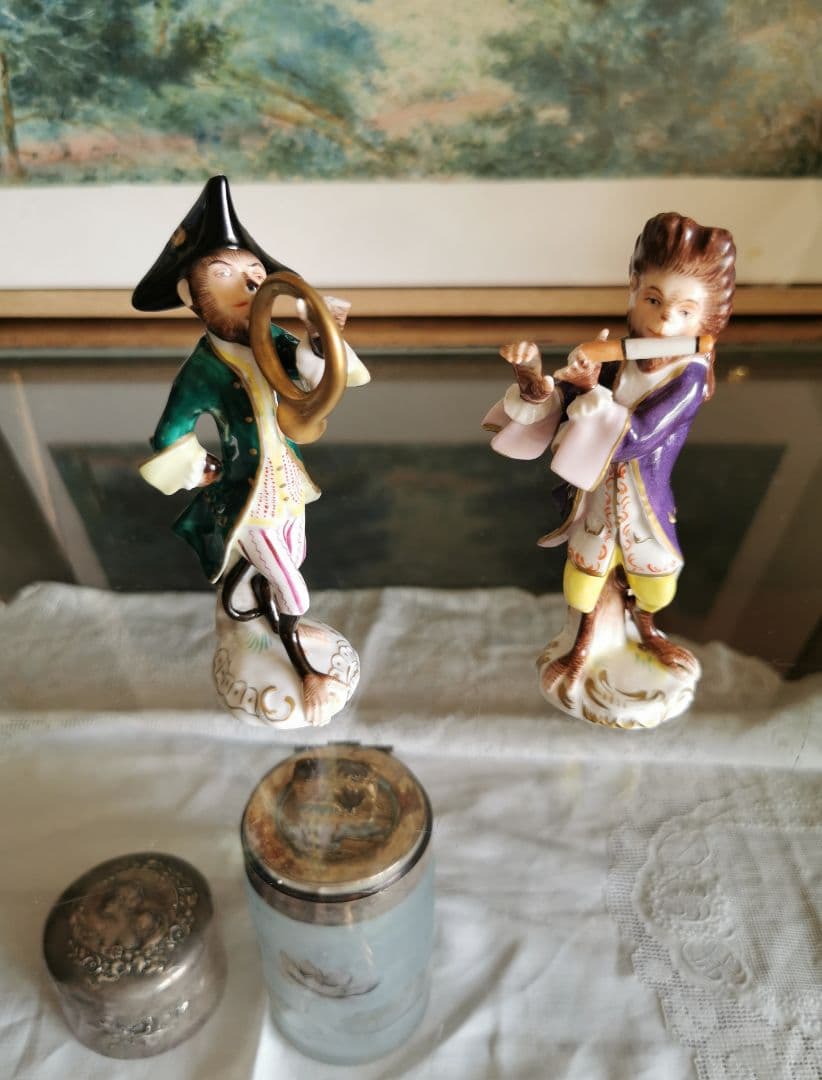 アンティーク ドイツ 正装した猿の楽隊フィギュリン 笛とホルン 人形２体セット