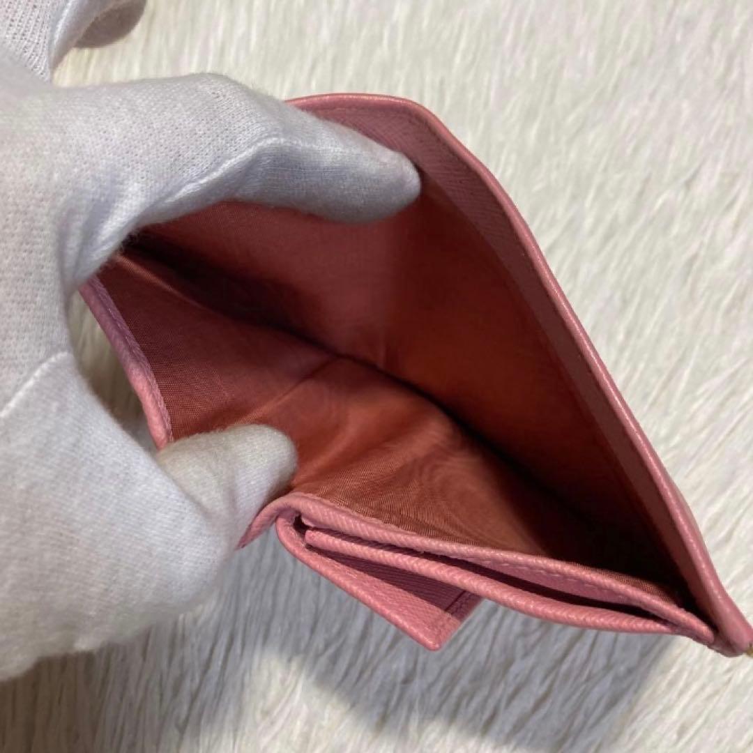 最終価格　美品　PRADA プラダ　二つ折り　財布　ピンク　フレーム