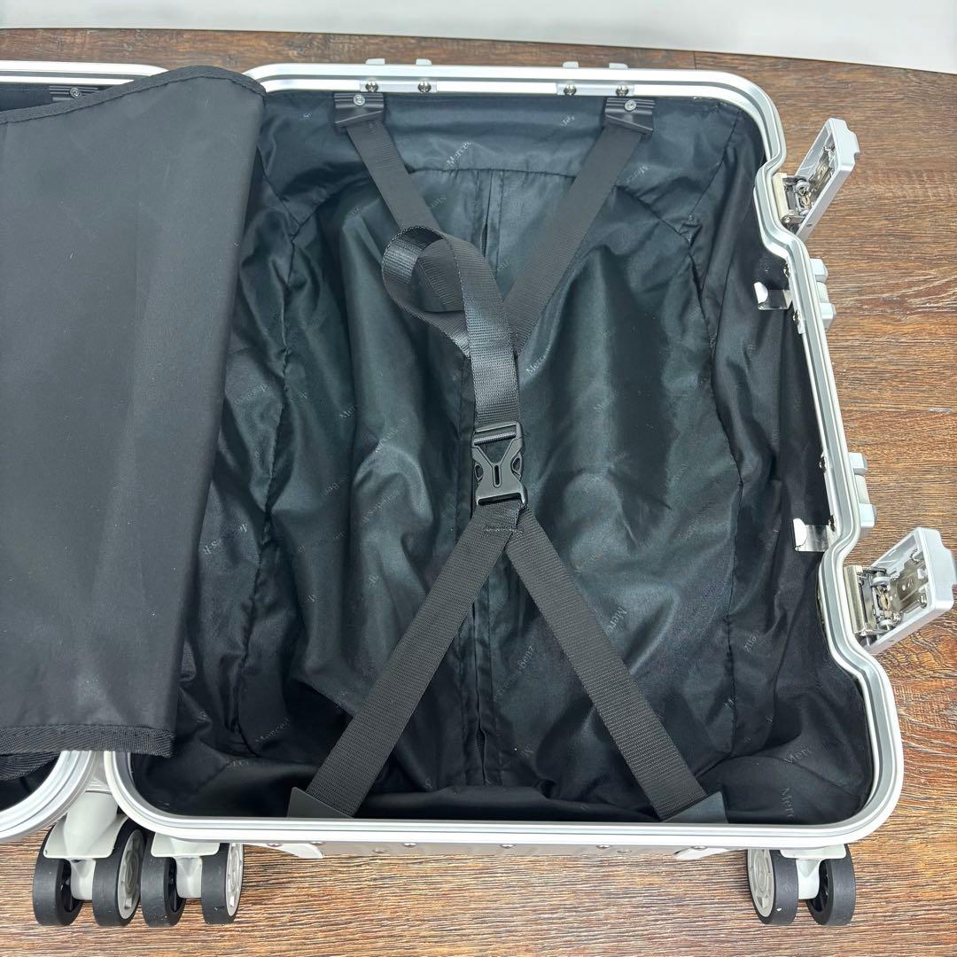 メルセデスベンツ32L アルミスーツケース《美品》機内持込みサイズ TSAロック
