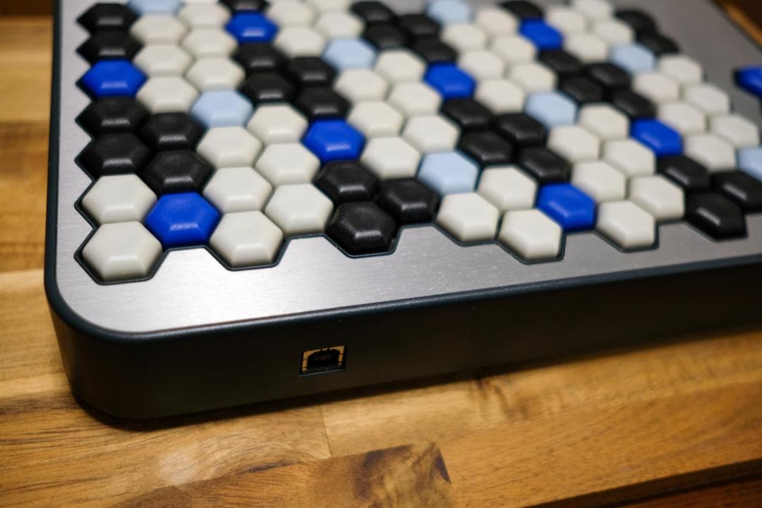 C-Thru Music AXiS-49 MIDIコントローラー