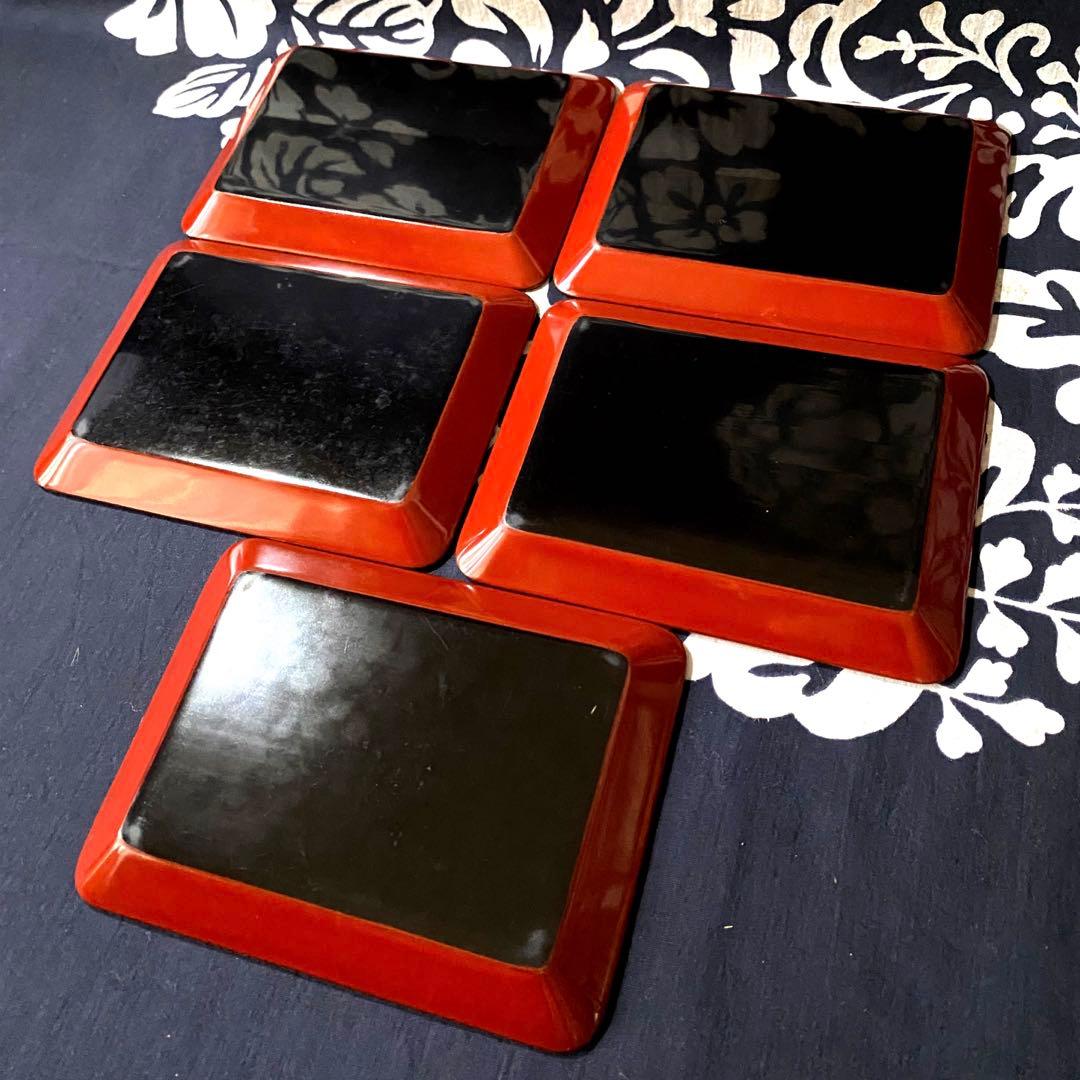 時代物　屠蘇器・重箱セット　木製漆器　朱塗り金蒔絵　鶴に松　縁起柄　長寿　木箱入