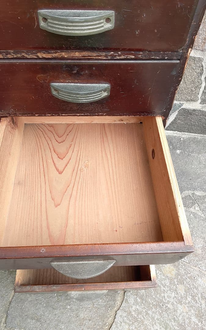 大正時代の収納家具　　アメリカンチックで渋め