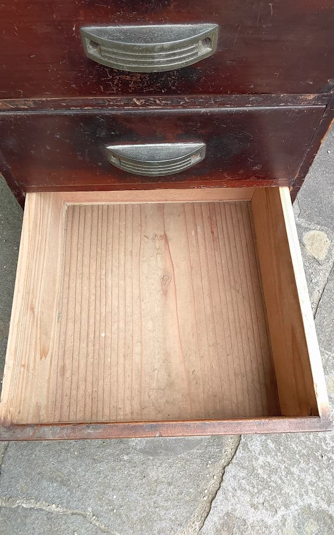 大正時代の収納家具　　アメリカンチックで渋め