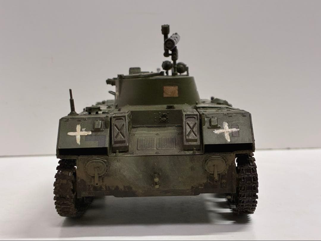 ズベズダ　1/35 BMD-2 完成品　装甲車　戦車　模型　