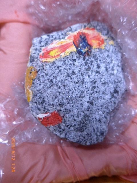 奇才　里見勝蔵の代表作の一つ「石の顔」2体です。油彩によるもので真作です