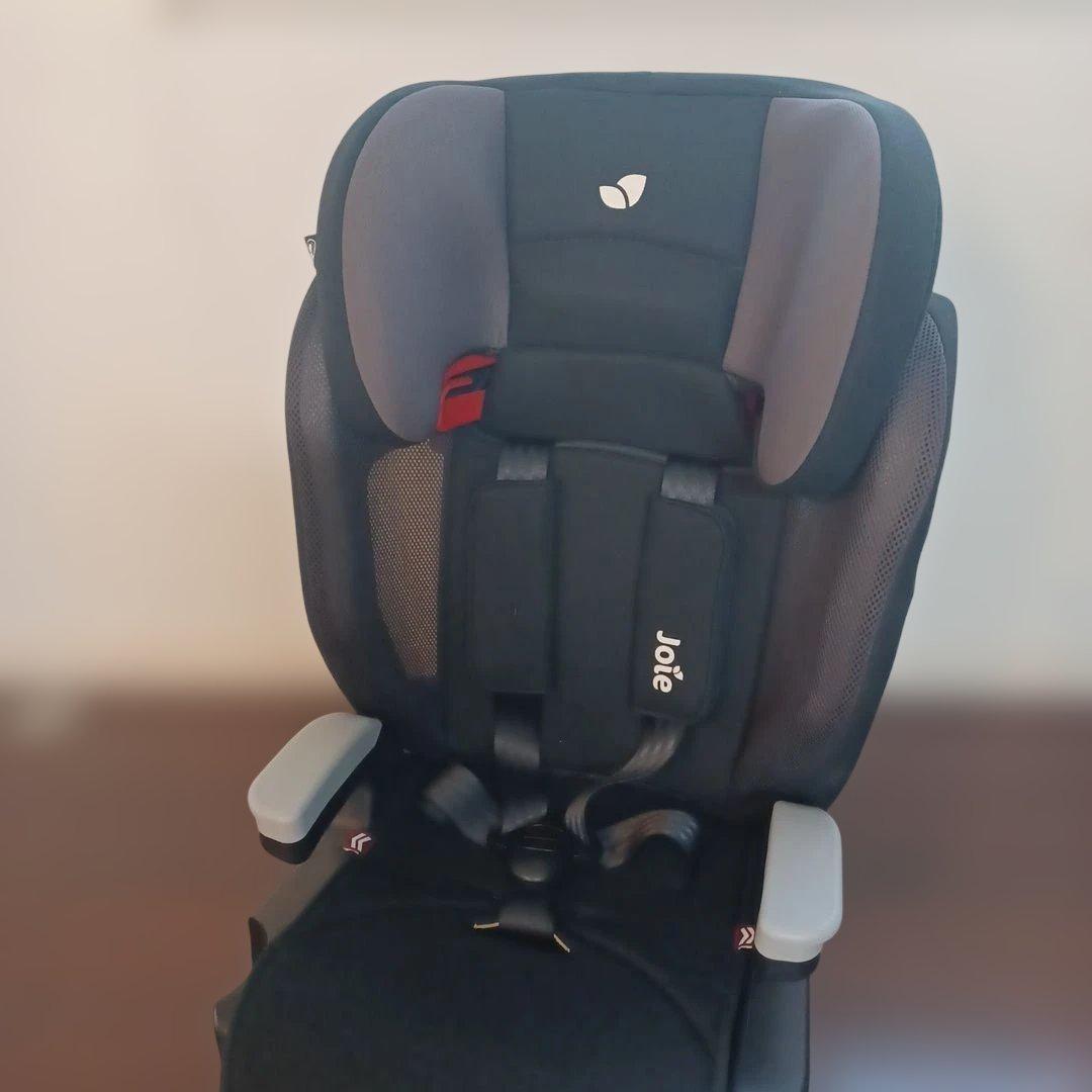 大人気☆　Joie Elevate チャイルドシート ジュニアシート　ブラック