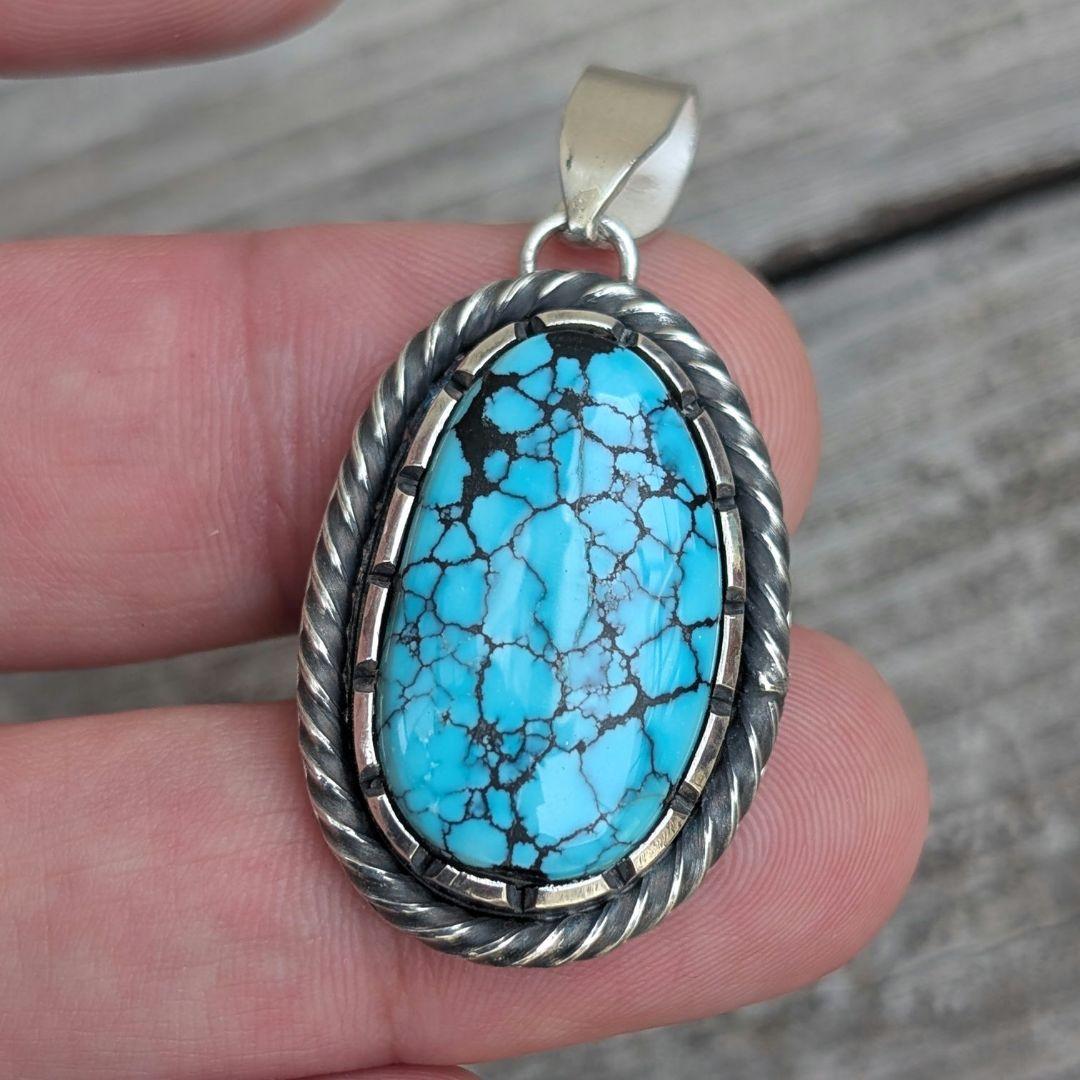 ハンドメイドのターコイズトップ　インディアンジュエリー風　オールハンドメイド！