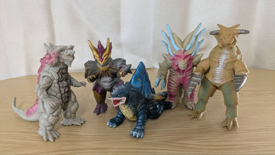 【フィギュア大量】 ウルトラマン26体 怪獣27体 ソフビ