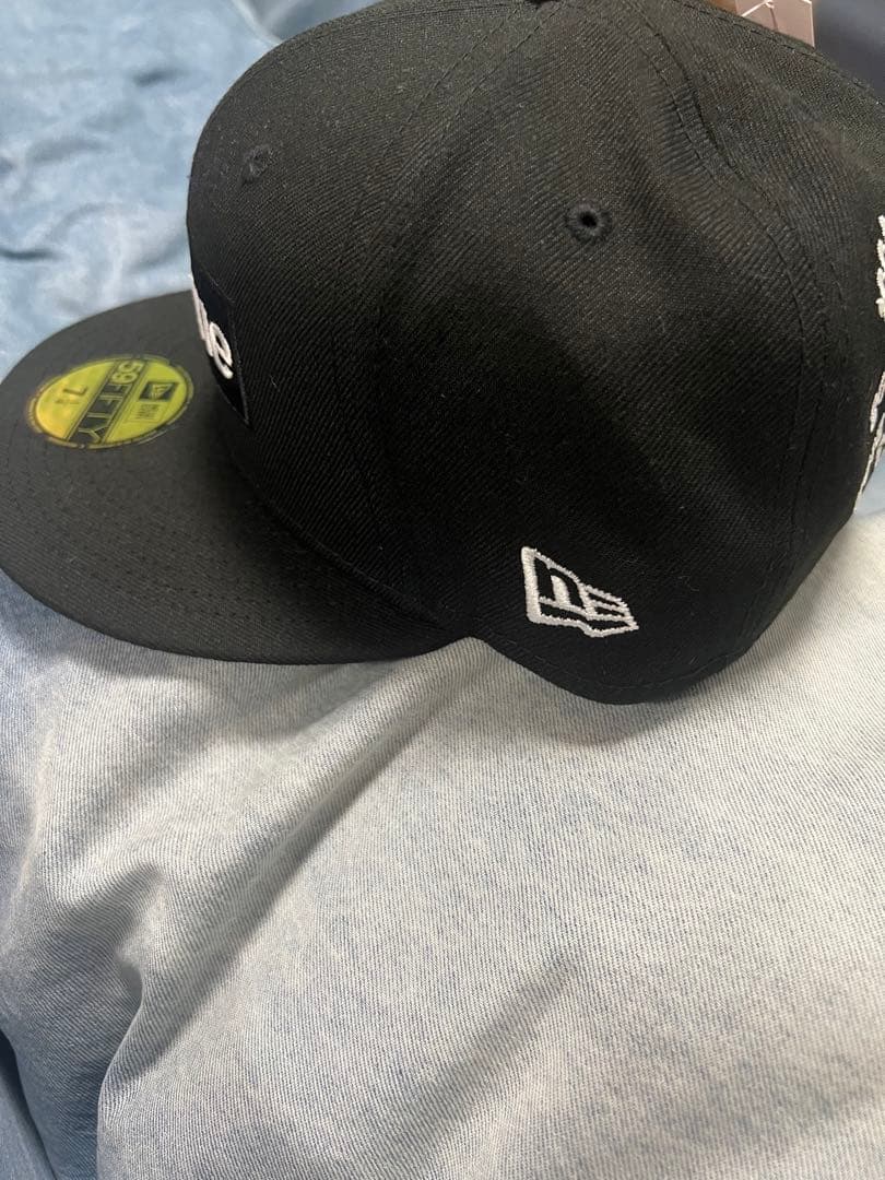 シュプリーム　ニューエラ　キャップ