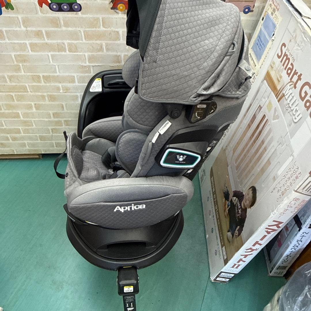 アップリカ　フラディアグロウ isofixプレミアム360°セーフティ　新生児