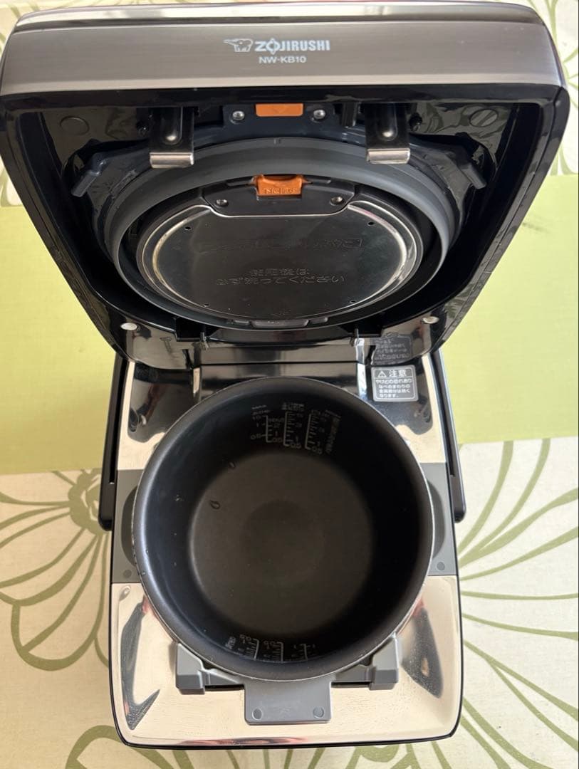 象印 圧力IH炊飯器 炎舞炊き NW-KB10（5.5合炊き）　ジャンク