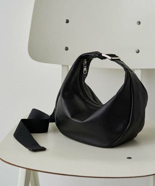 russetソフトレザーラウンドショルダーバッグ