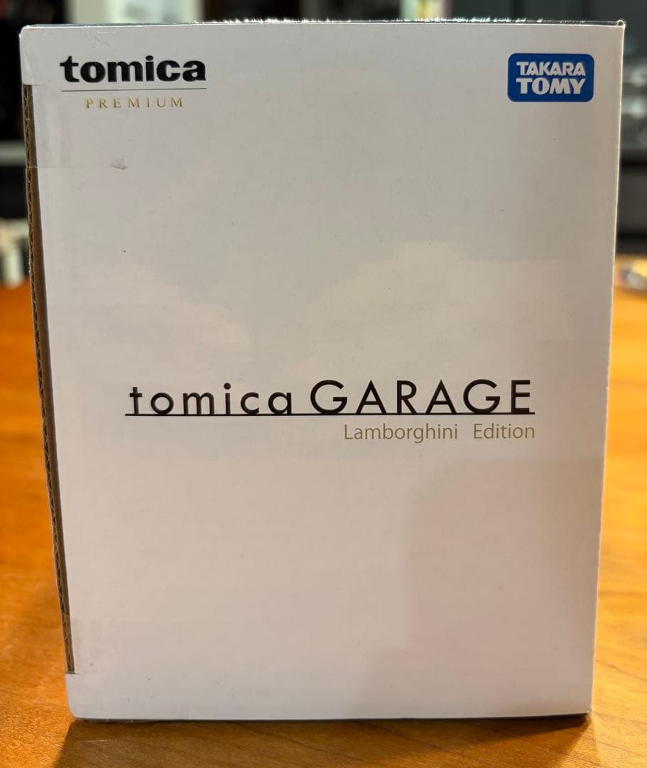 新品 トミカプレミアム ガレージ ランボルギーニ トミカ