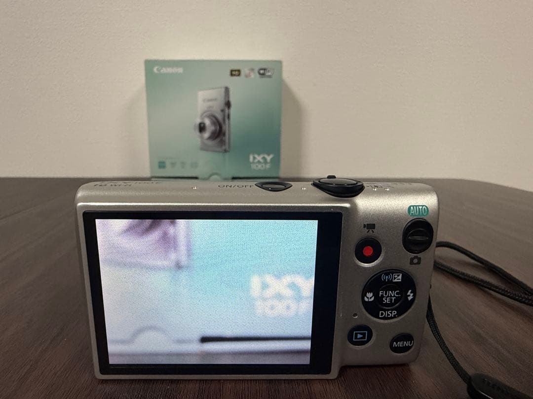 【美品】Canon IXY 100F キャノン　コンデジ