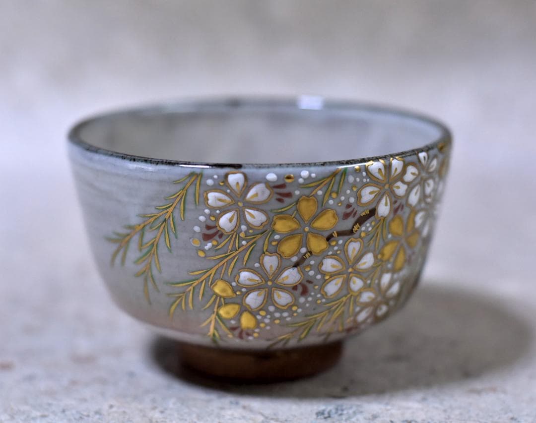 乾山写桜花文金継茶碗　金継　お茶道具／共箱