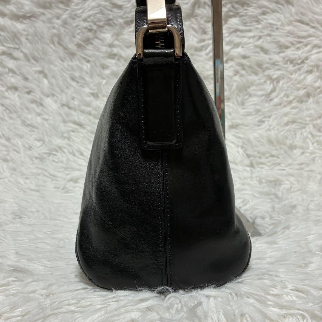 HIROFU ヒロフ　ワンショルダーバッグ　レザー　牛革　Hロゴ　ブラック
