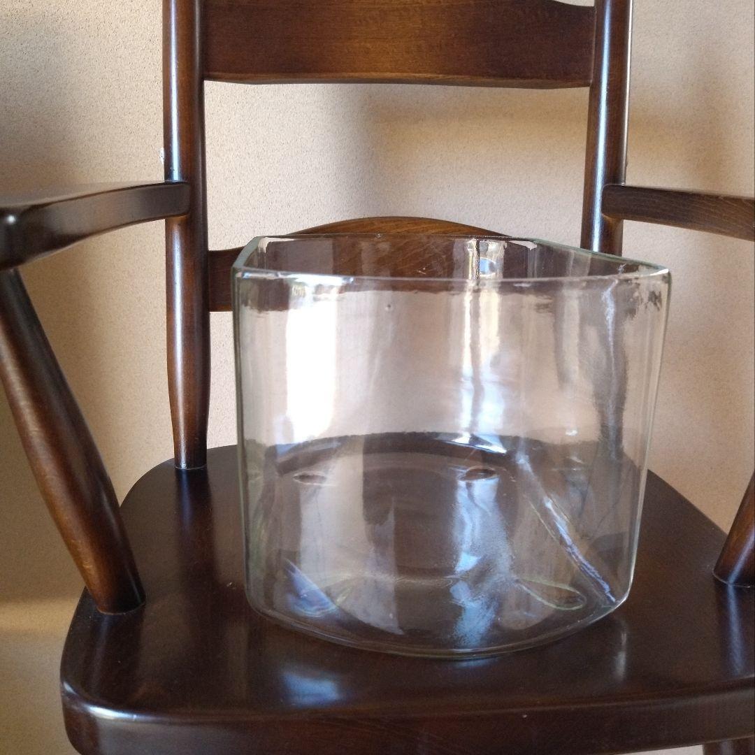 ゆらゆらガラス 楕円型 足付き 水槽