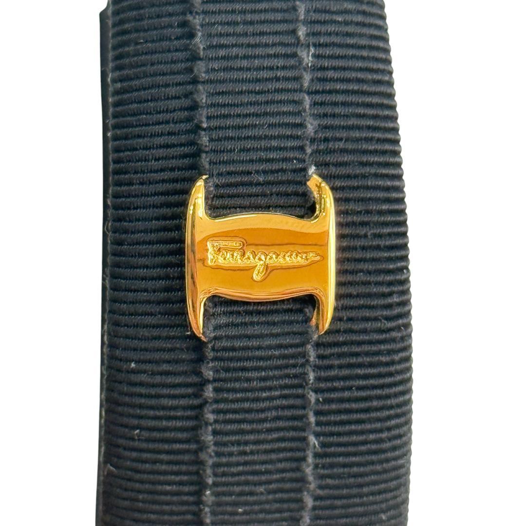 美品 フェラガモ カチューシャ ヴァラ ゴールド金具 ヘアアクセサリー ブラック