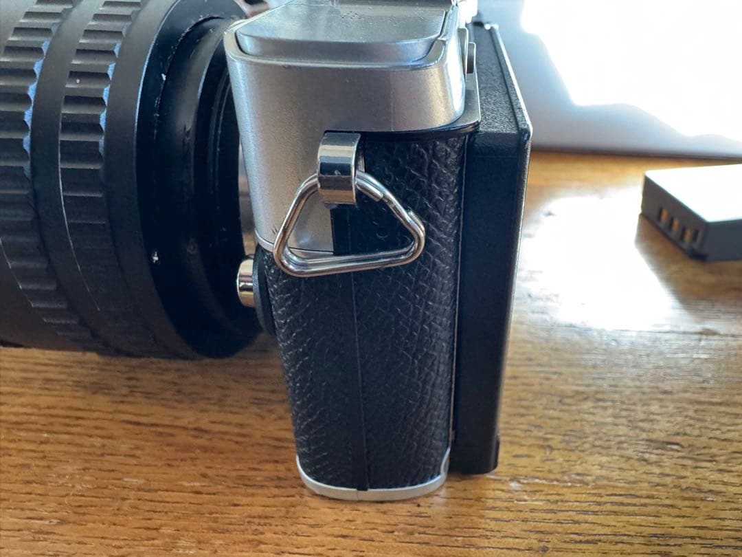 OLYMPUS PEN E-P7＋充電器＋バッテリ３個