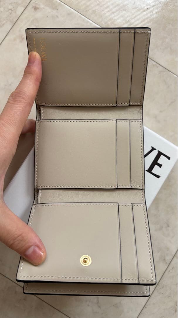 LOEWE　ロエベ　三つ折りウォレット