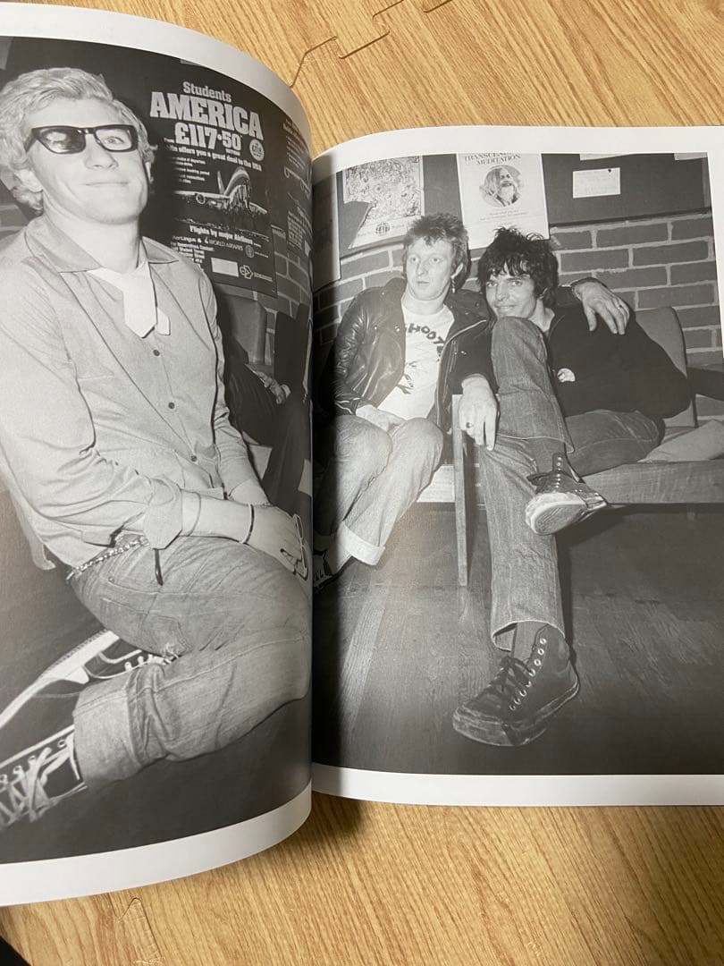 オリジナルメンバー直筆サイン！The Damned 1976-1978 写真集