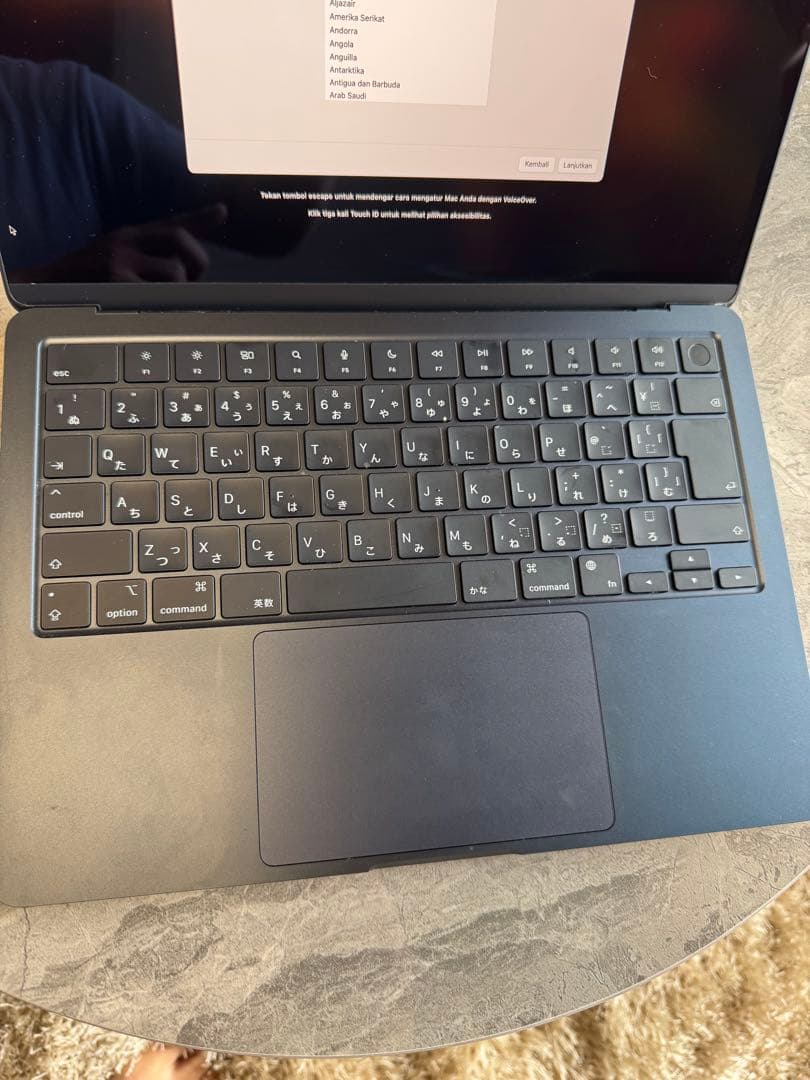 【美品】MacBook Air 13インチ（2022年モデル）ミッドナイト