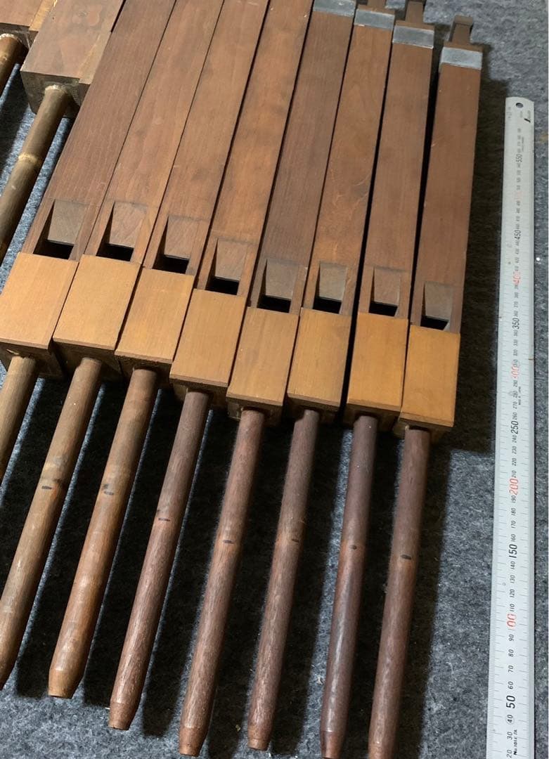 パイプオルガン　パイプ49本　 木製管37本　金属管12本