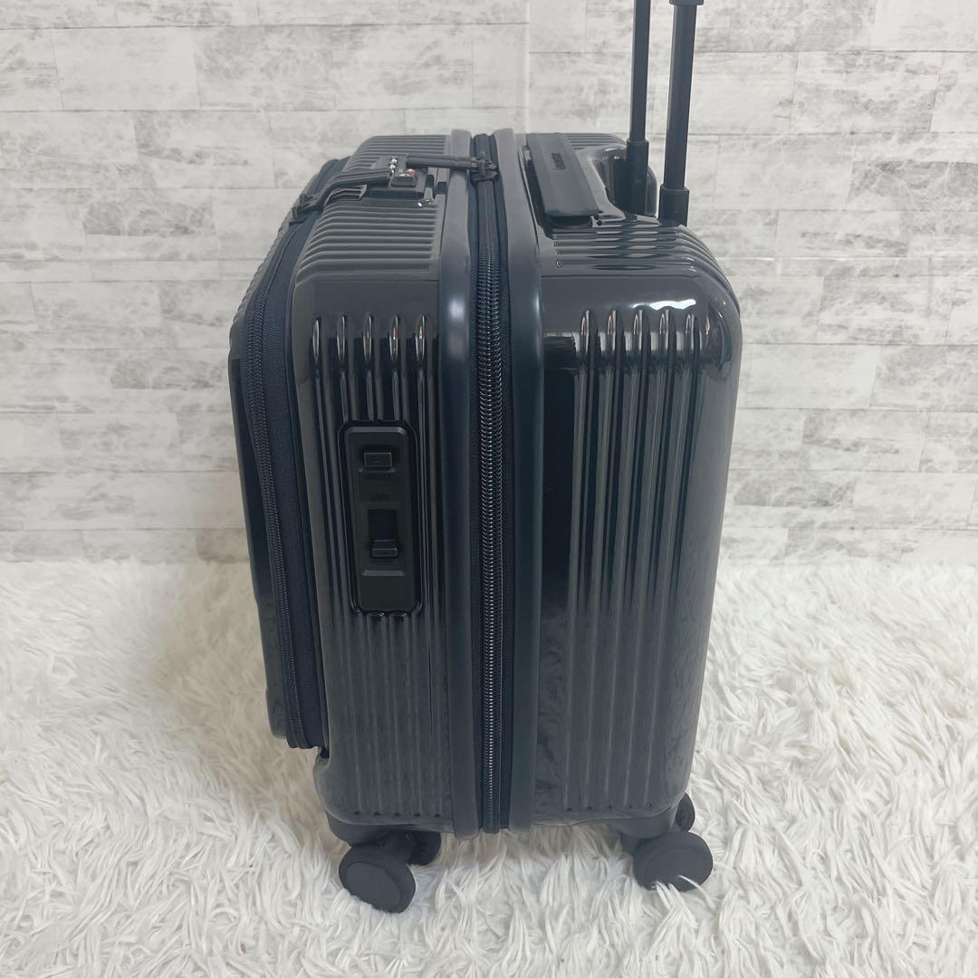 美品　イノベーター　キャリーケース　スーツケース　33L