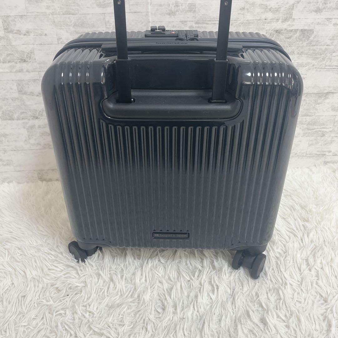 美品　イノベーター　キャリーケース　スーツケース　33L