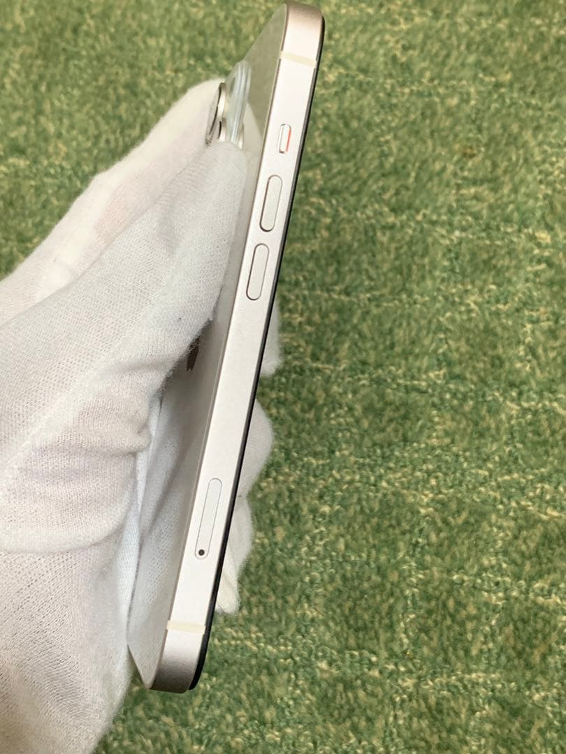 椎*ん様 【ほぼ新品同様】iPhone 14　スターライト128GB SIMフリ