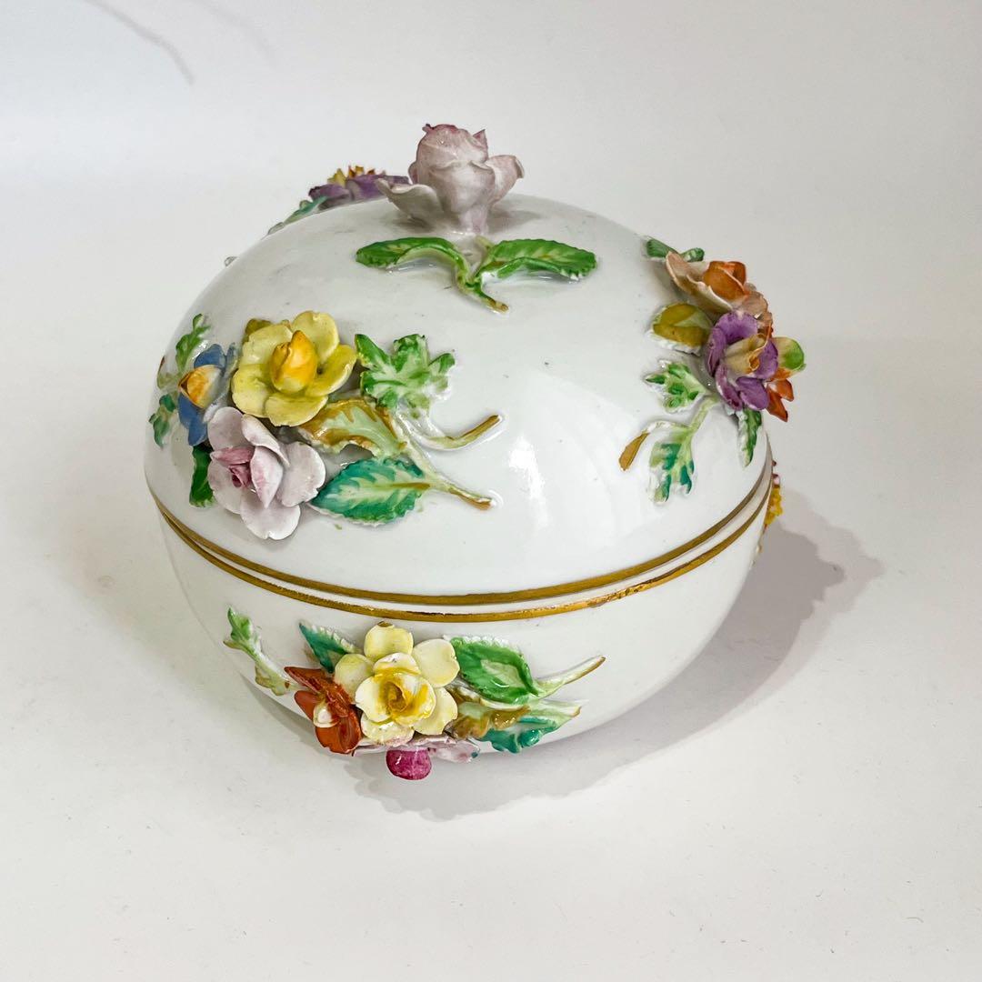 ドレスデン　アップリケ花文蓋物