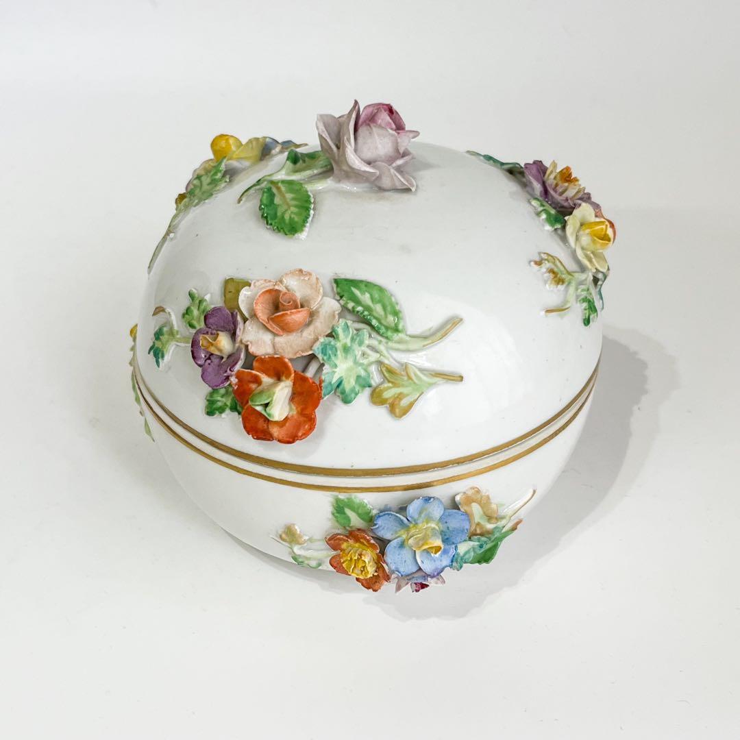 ドレスデン　アップリケ花文蓋物