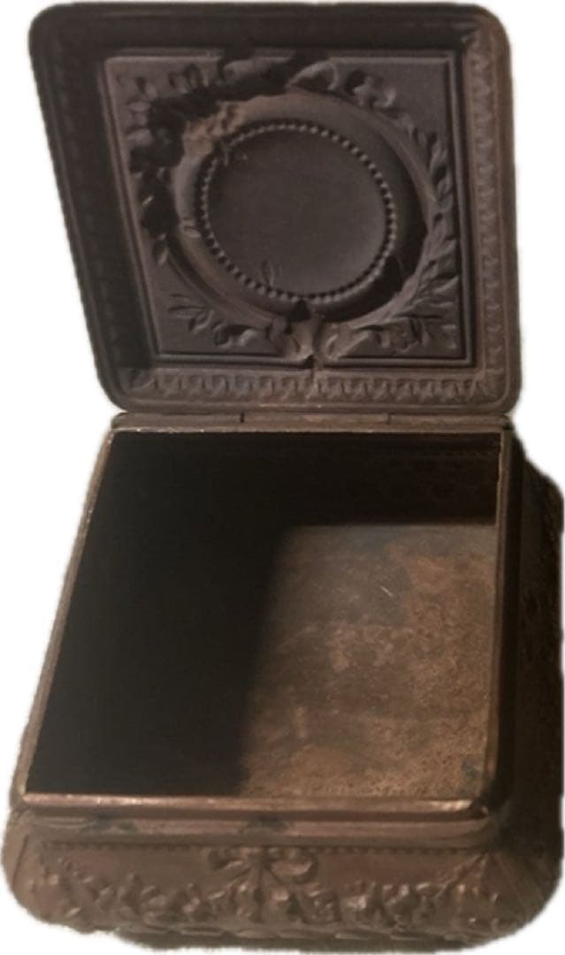 フランスアンティーク　金属製小物入れ２個セット