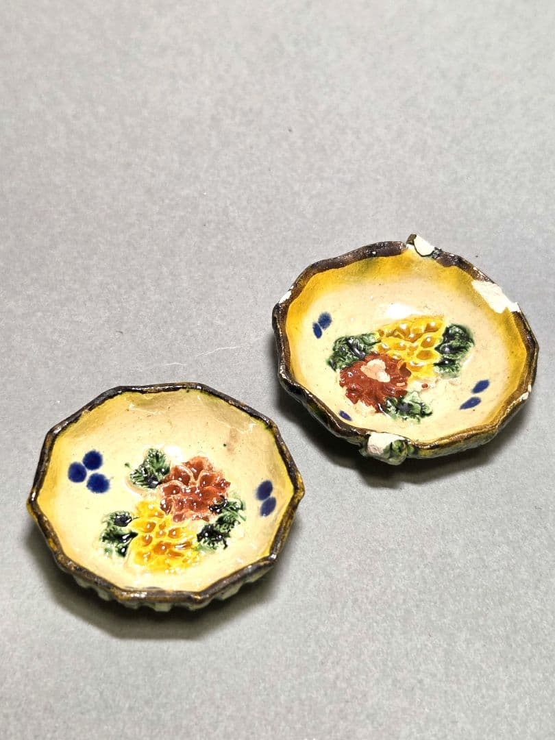 古い小さな雛道具　食器いろいろ